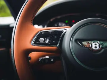 BENTLEY Bentayga S V8   Viridian Green   Naim   22