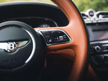 BENTLEY Bentayga S V8   Viridian Green   Naim   22