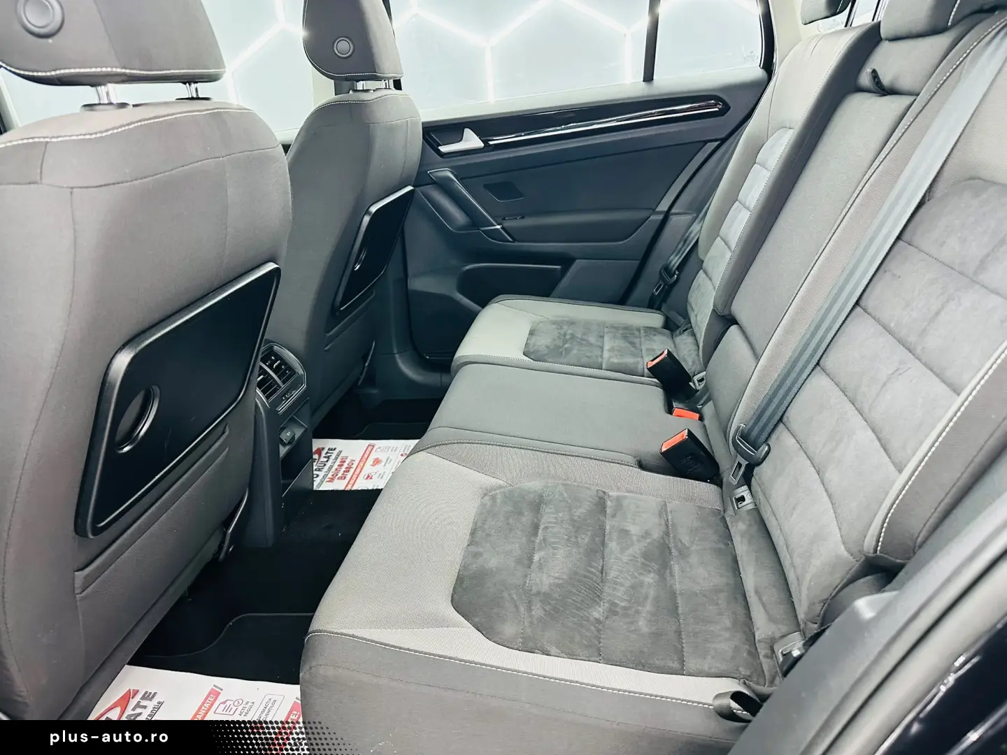 VOLKSWAGEN GOLF-SPORTSVAN 2015 1.6D E6 Garantie 12 Luni Rate