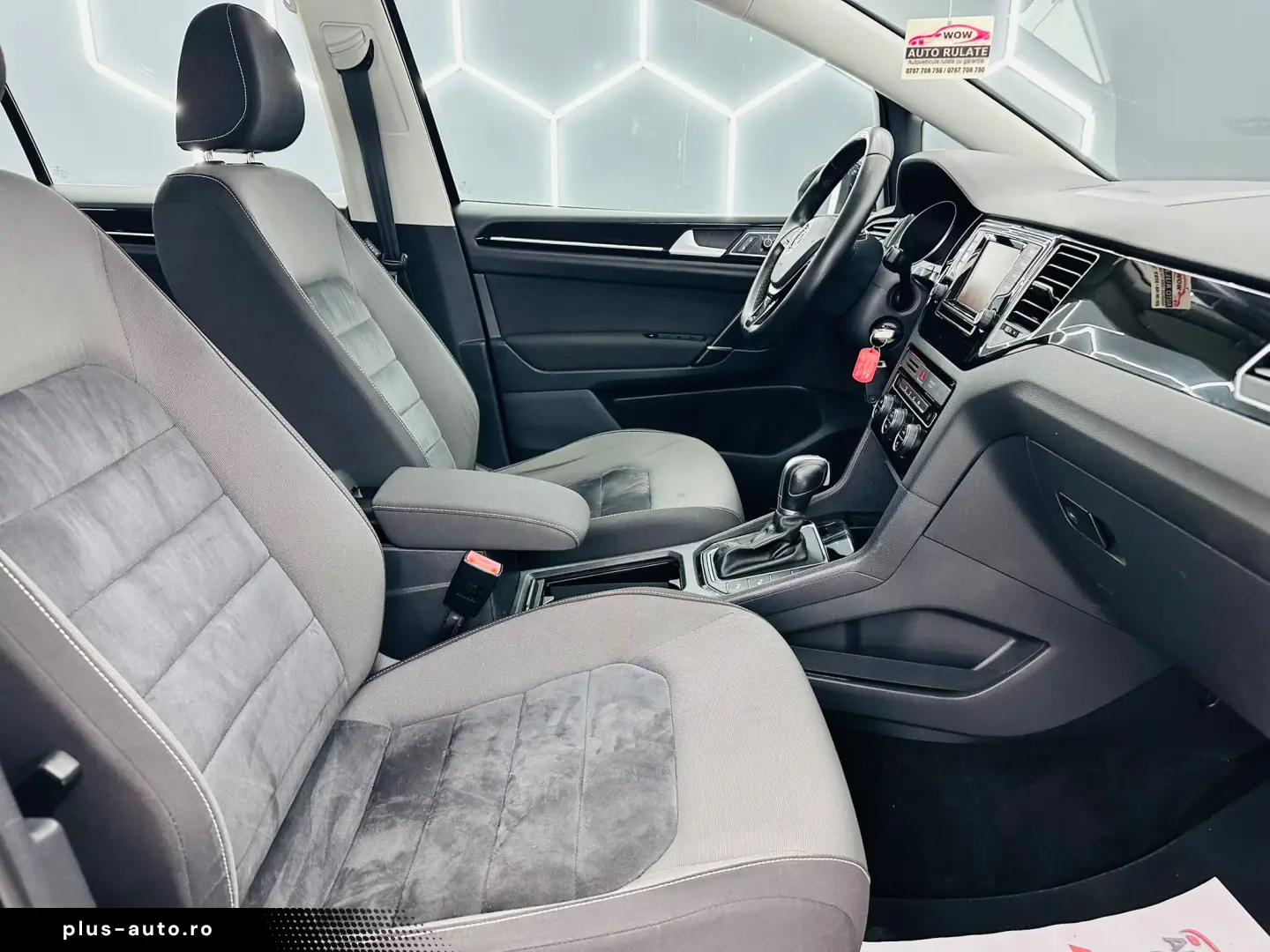 VOLKSWAGEN GOLF-SPORTSVAN 2015 1.6D E6 Garantie 12 Luni Rate