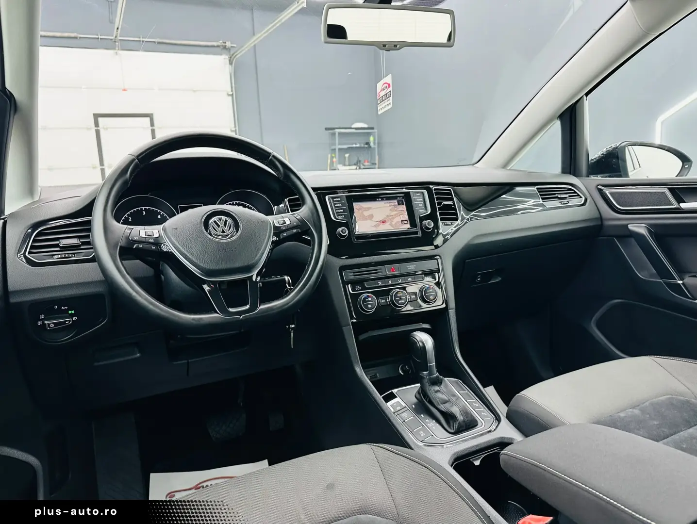 VOLKSWAGEN GOLF-SPORTSVAN 2015 1.6D E6 Garantie 12 Luni Rate