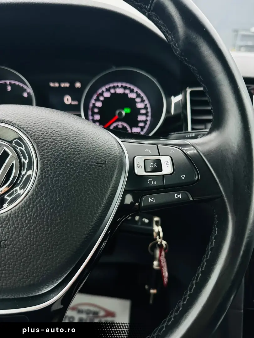 VOLKSWAGEN GOLF-SPORTSVAN 2015 1.6D E6 Garantie 12 Luni Rate