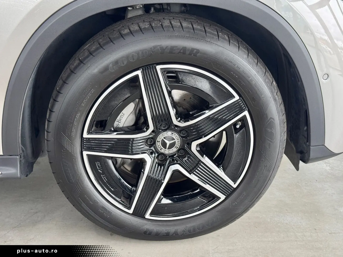 MERCEDES-BENZ GLC 300 d 4M AMG