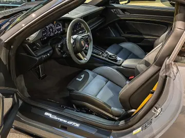 PORSCHE 911 Carrera GTS Cabriolet