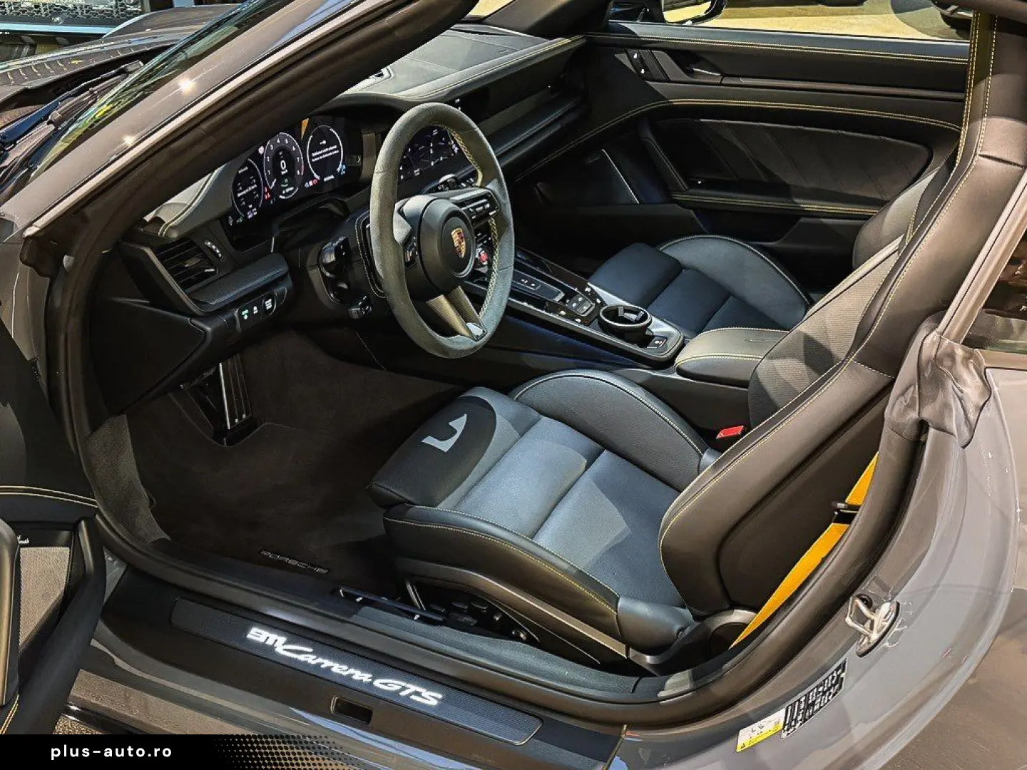 PORSCHE 911 Carrera GTS Cabriolet
