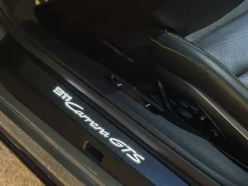 PORSCHE 911 Carrera GTS Cabriolet