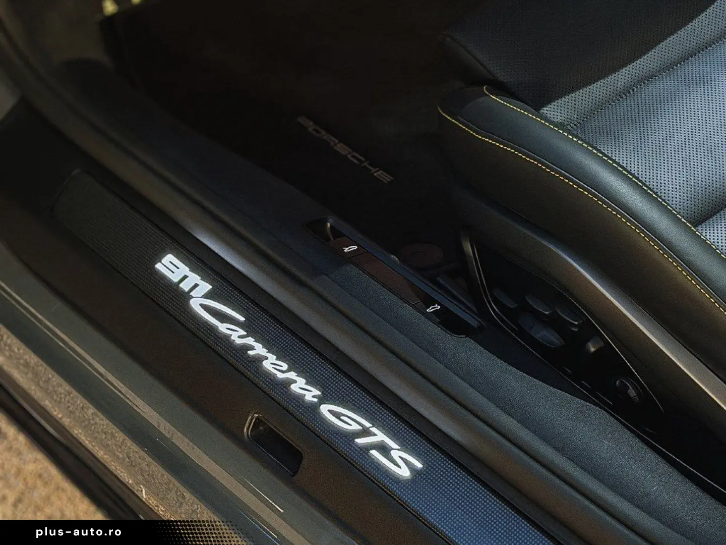 PORSCHE 911 Carrera GTS Cabriolet