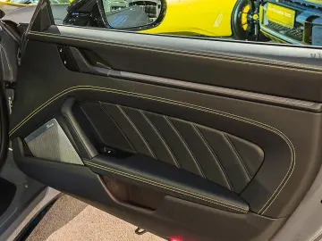 PORSCHE 911 Carrera GTS Cabriolet