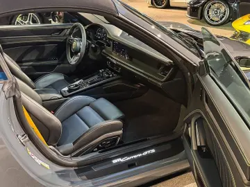 PORSCHE 911 Carrera GTS Cabriolet