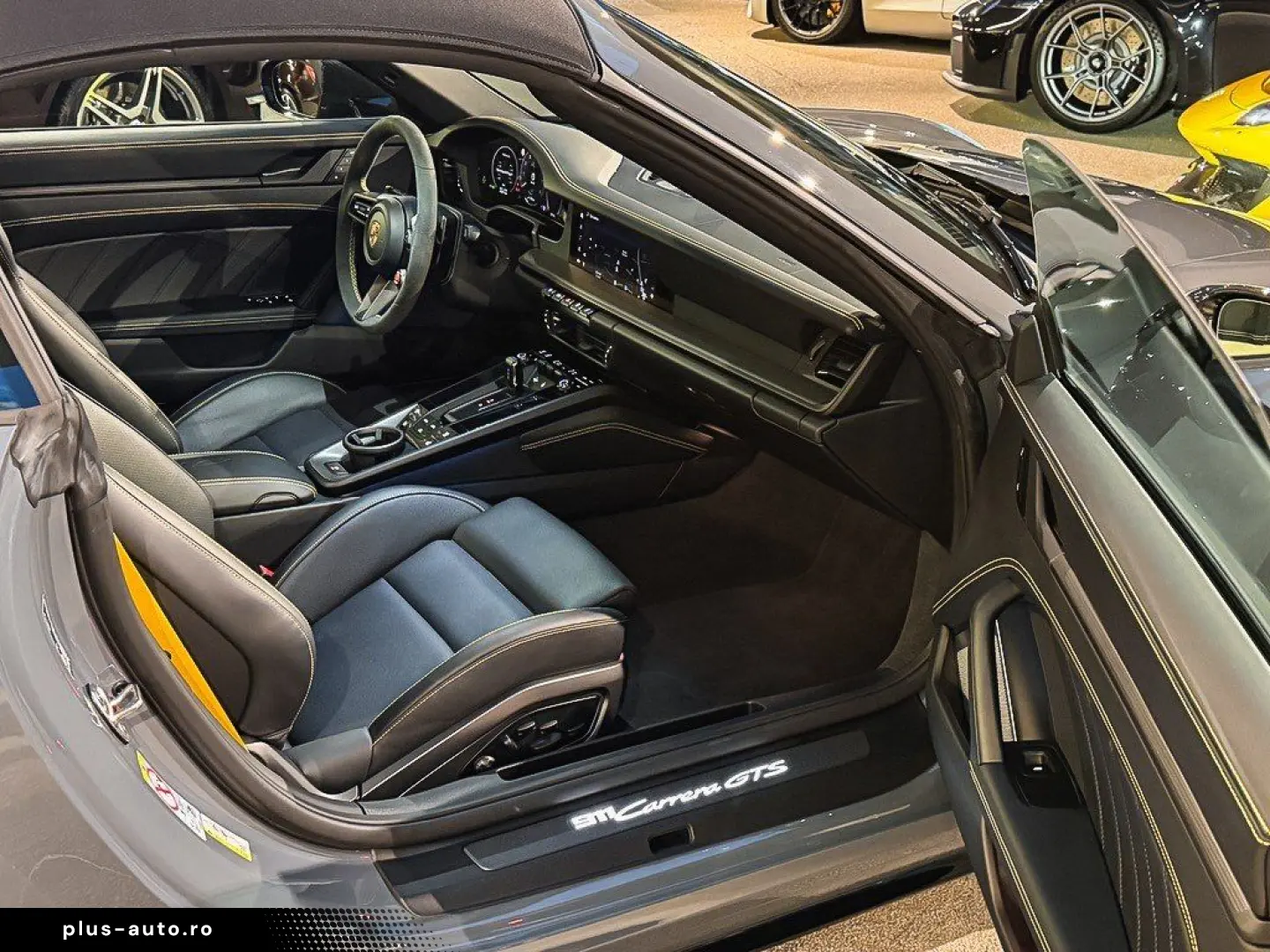 PORSCHE 911 Carrera GTS Cabriolet