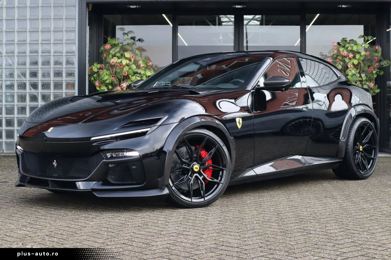 FERRARI Purosangue 6.5 V12   NOVITEC  Carbon in ext.  Li