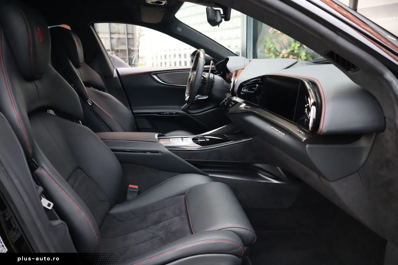 FERRARI Purosangue 6.5 V12   NOVITEC  Carbon
