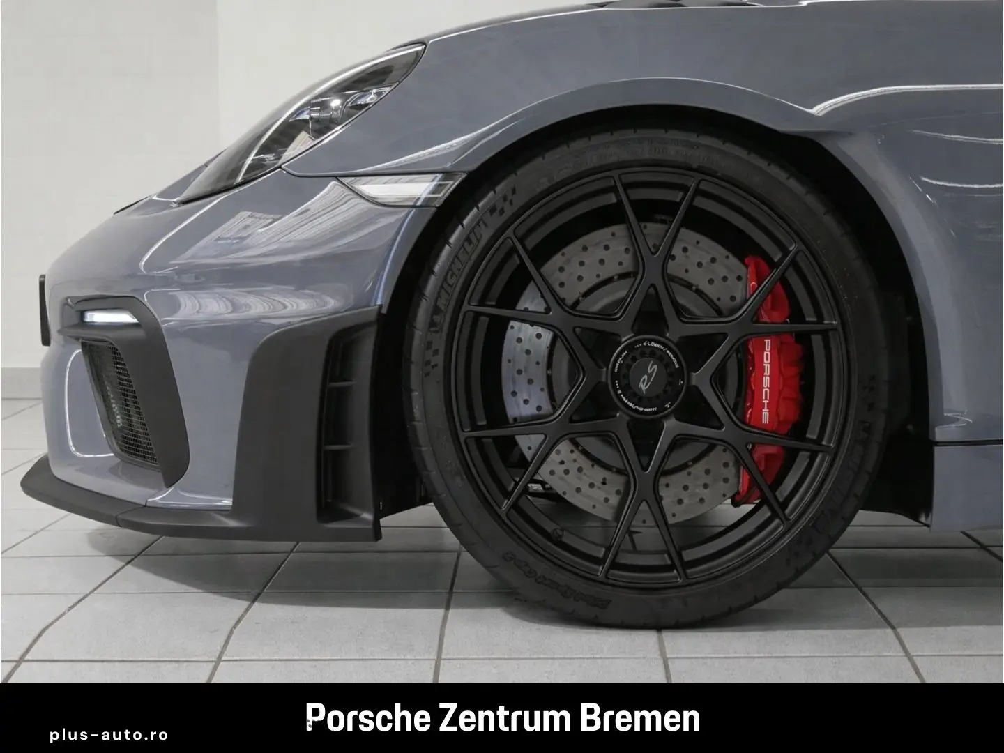 PORSCHE 718 Spyder RS Lift