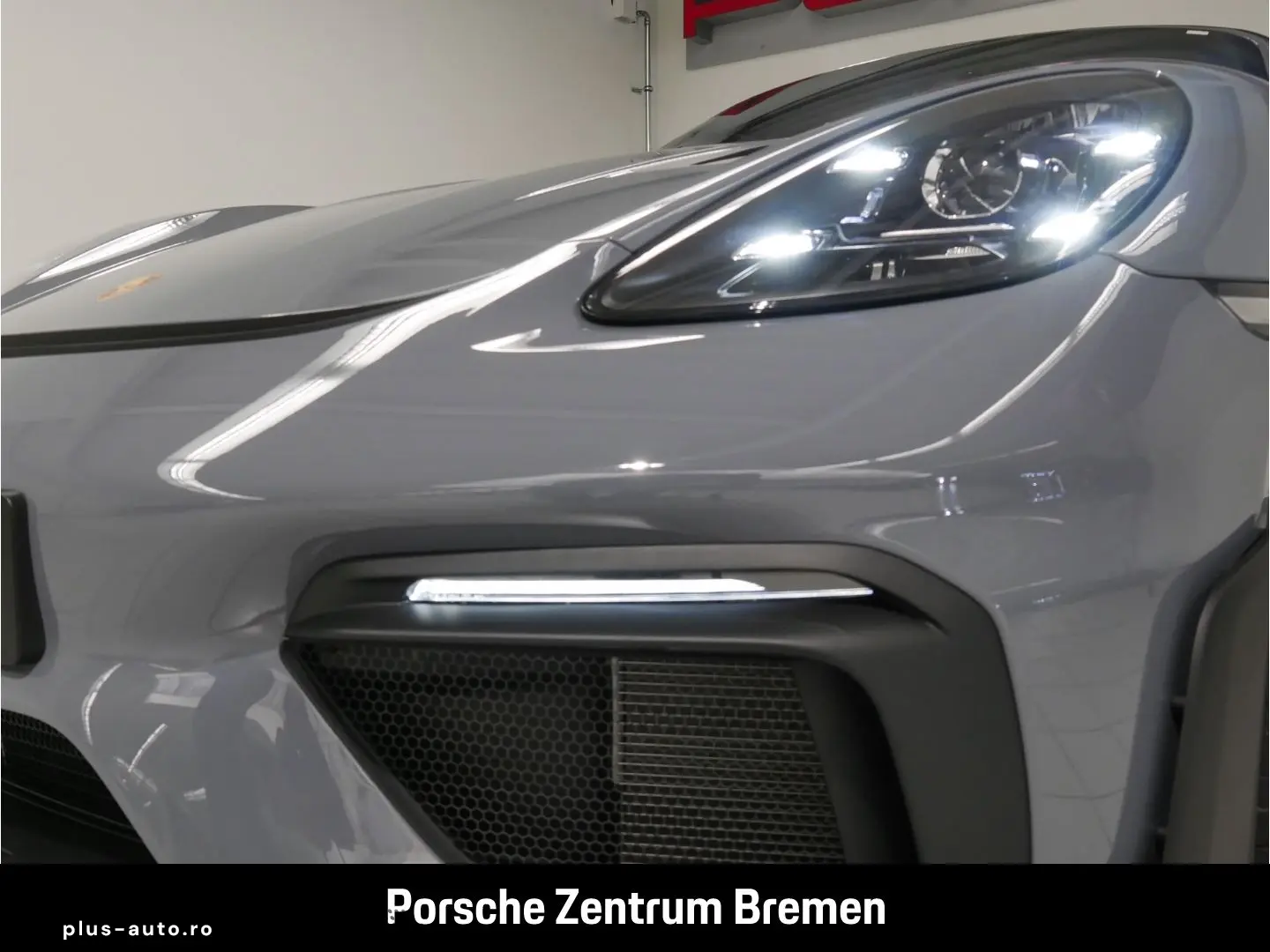 PORSCHE 718 Spyder RS Lift