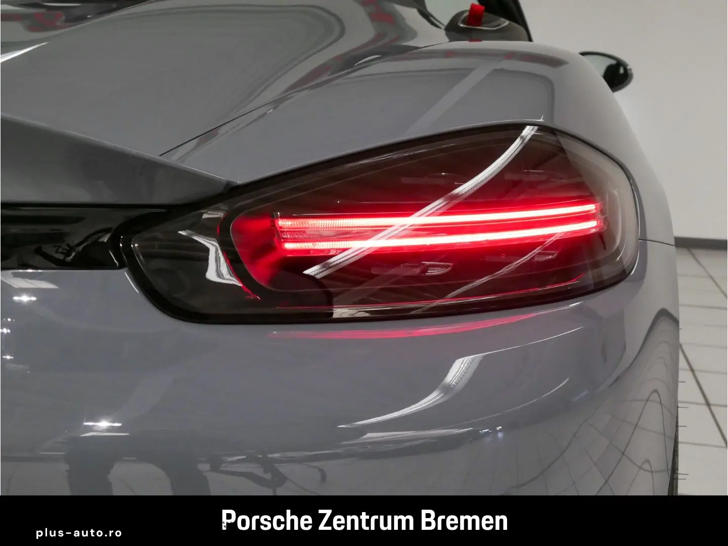 PORSCHE 718 Spyder RS Lift