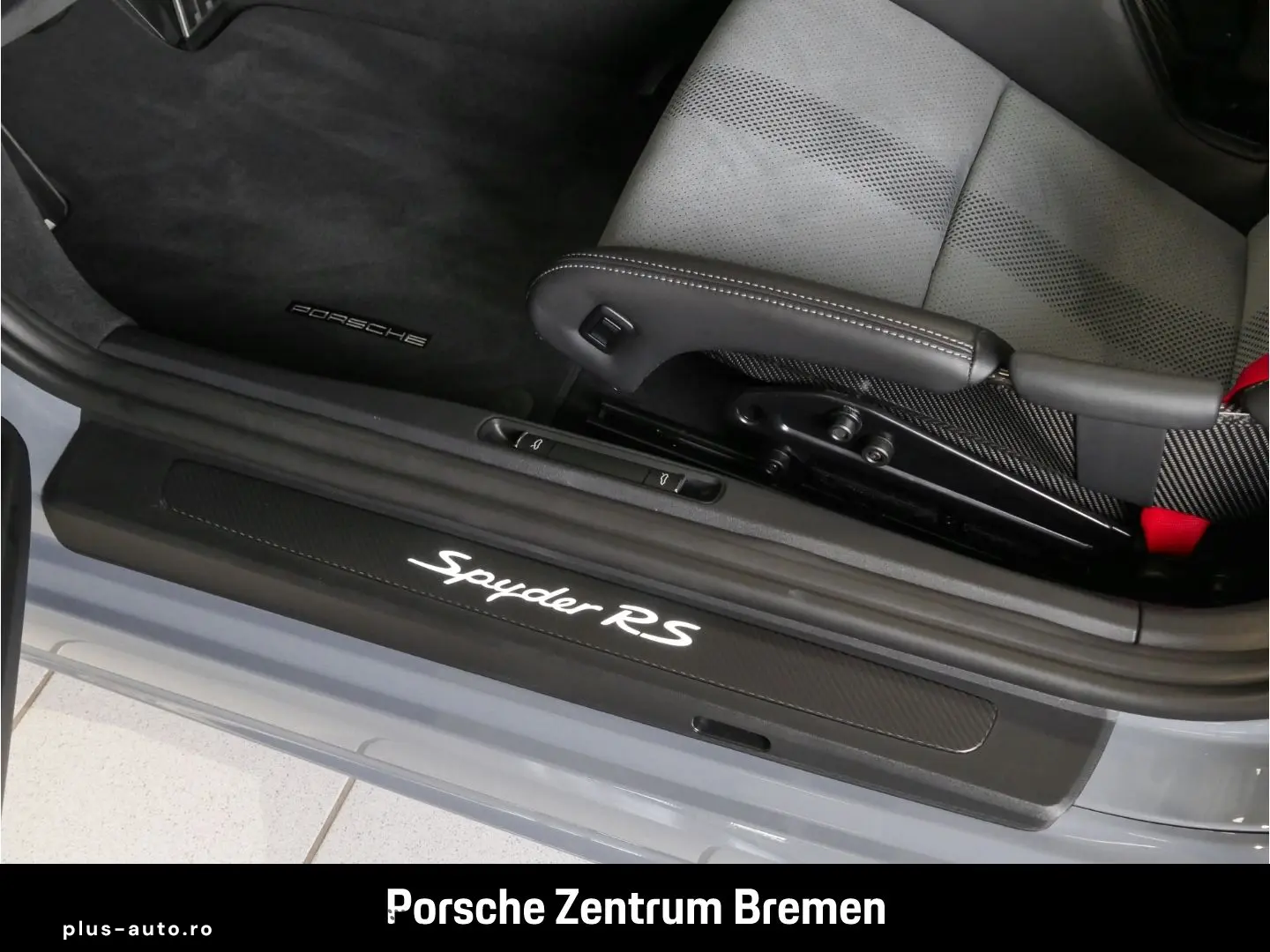 PORSCHE 718 Spyder RS Lift