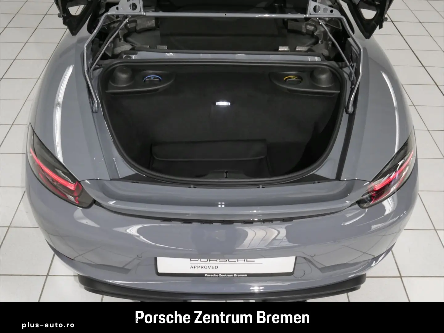 PORSCHE 718 Spyder RS Lift