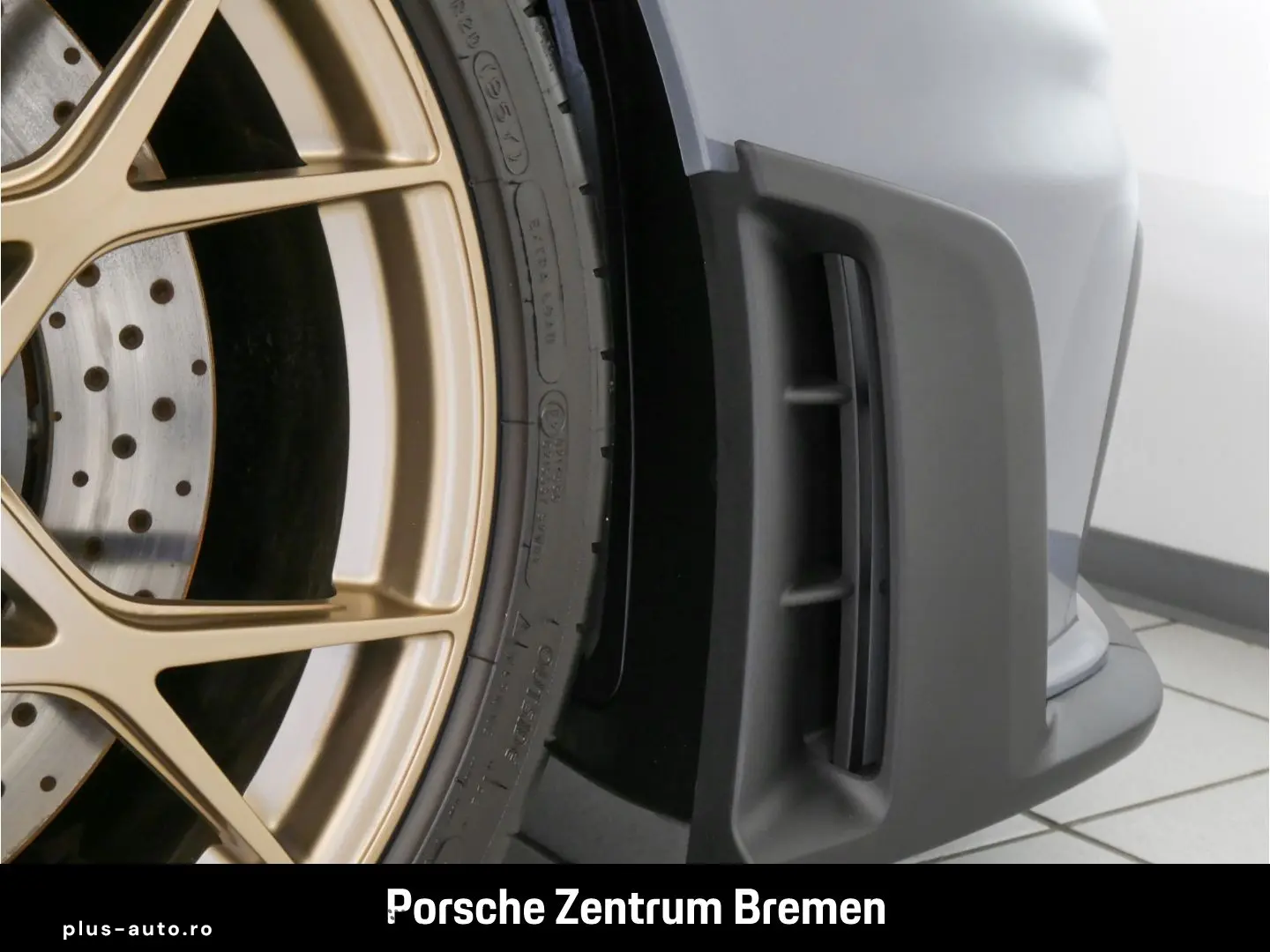 PORSCHE 718 Spyder RS Lift