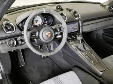 PORSCHE 718 Spyder RS Lift