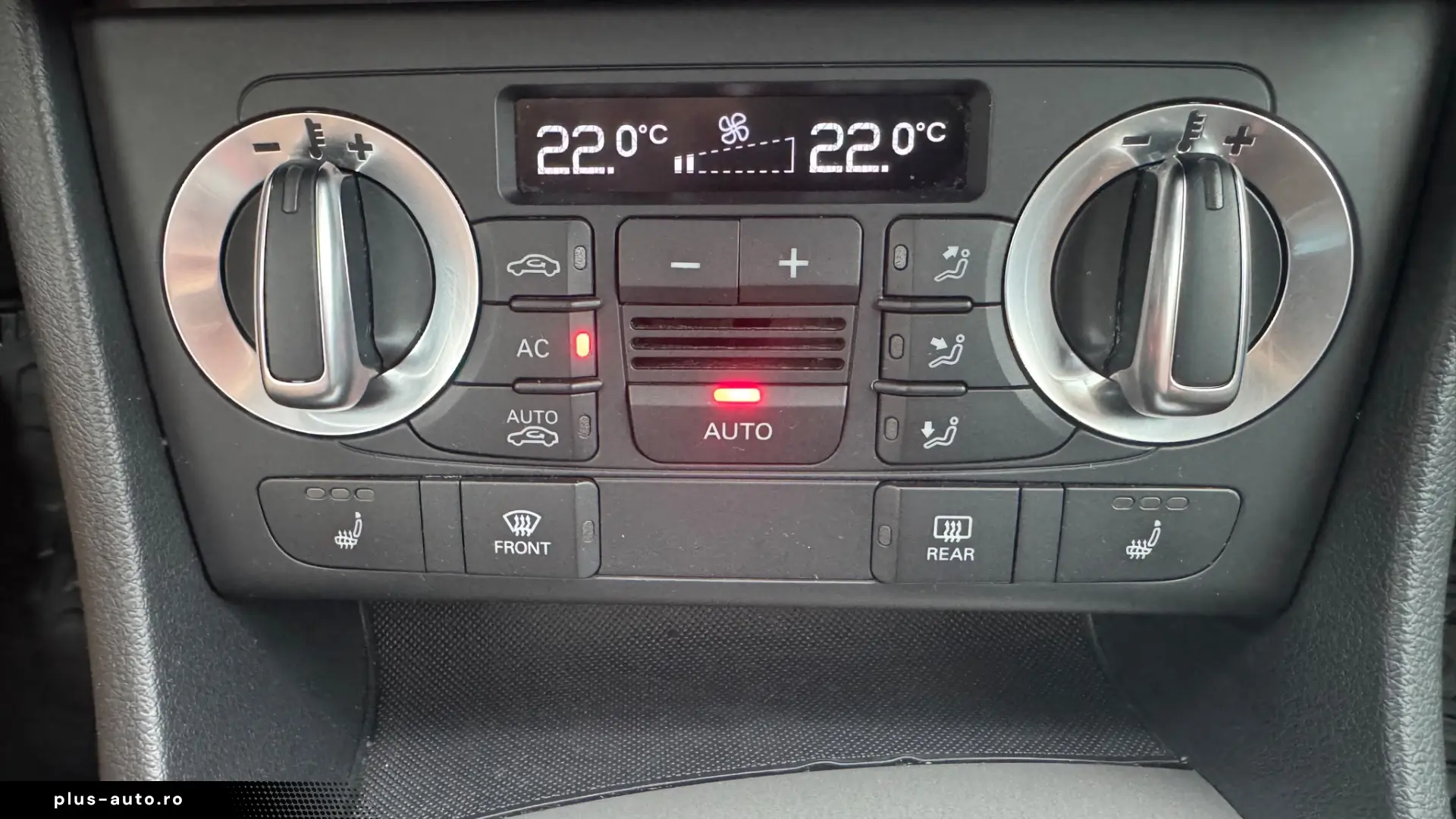 Audi Q3 2.0 TDI   Xenon   Scaune Încălzite   Cârlig