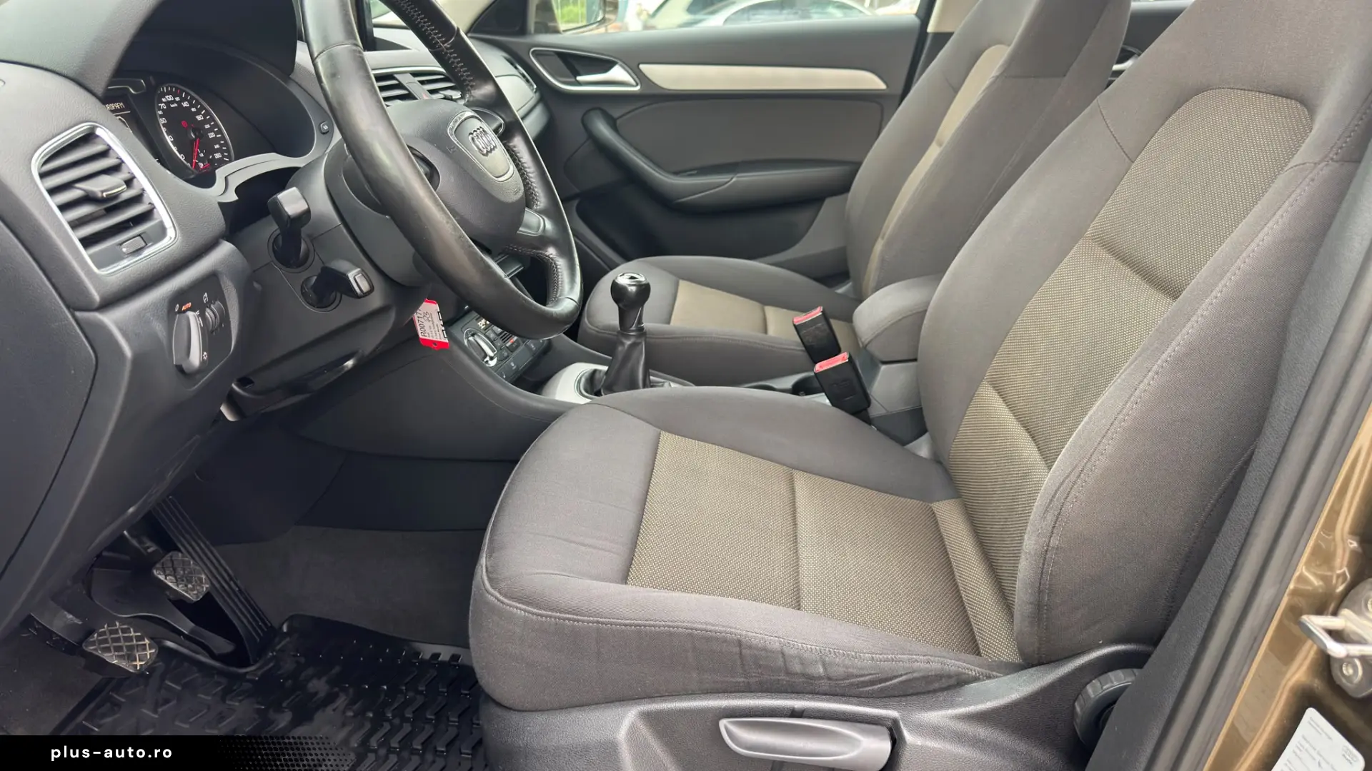 Audi Q3 2.0 TDI   Xenon   Scaune Încălzite   Cârlig