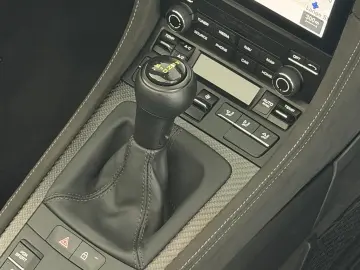 PORSCHE Boxster Spyder RS WEISSACH LIFT SCHALE BOSE