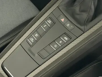 PORSCHE Boxster Spyder RS WEISSACH LIFT SCHALE BOSE