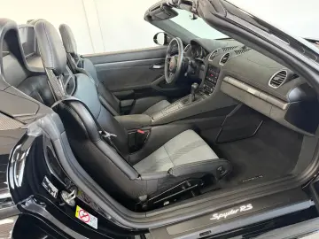 PORSCHE Boxster Spyder RS WEISSACH LIFT SCHALE BOSE