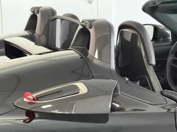PORSCHE Boxster Spyder RS WEISSACH LIFT SCHALE BOSE