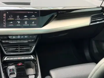 AUDI RS e-tron GT WINTERRÄDER MASSAGE SONDERLACKIERUN