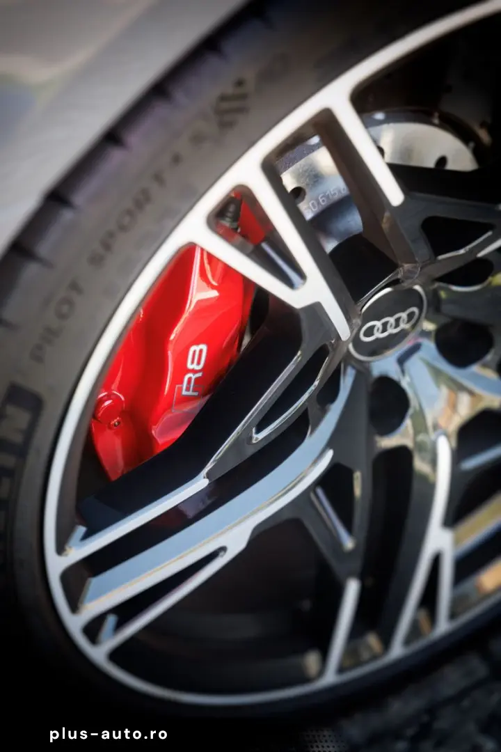 AUDI R8 Spyder V10 performance RWD S tronic