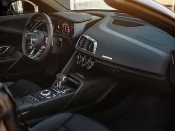 AUDI R8 Spyder V10 performance RWD S tronic