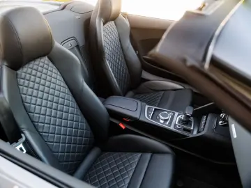 AUDI R8 Spyder V10 performance RWD S tronic