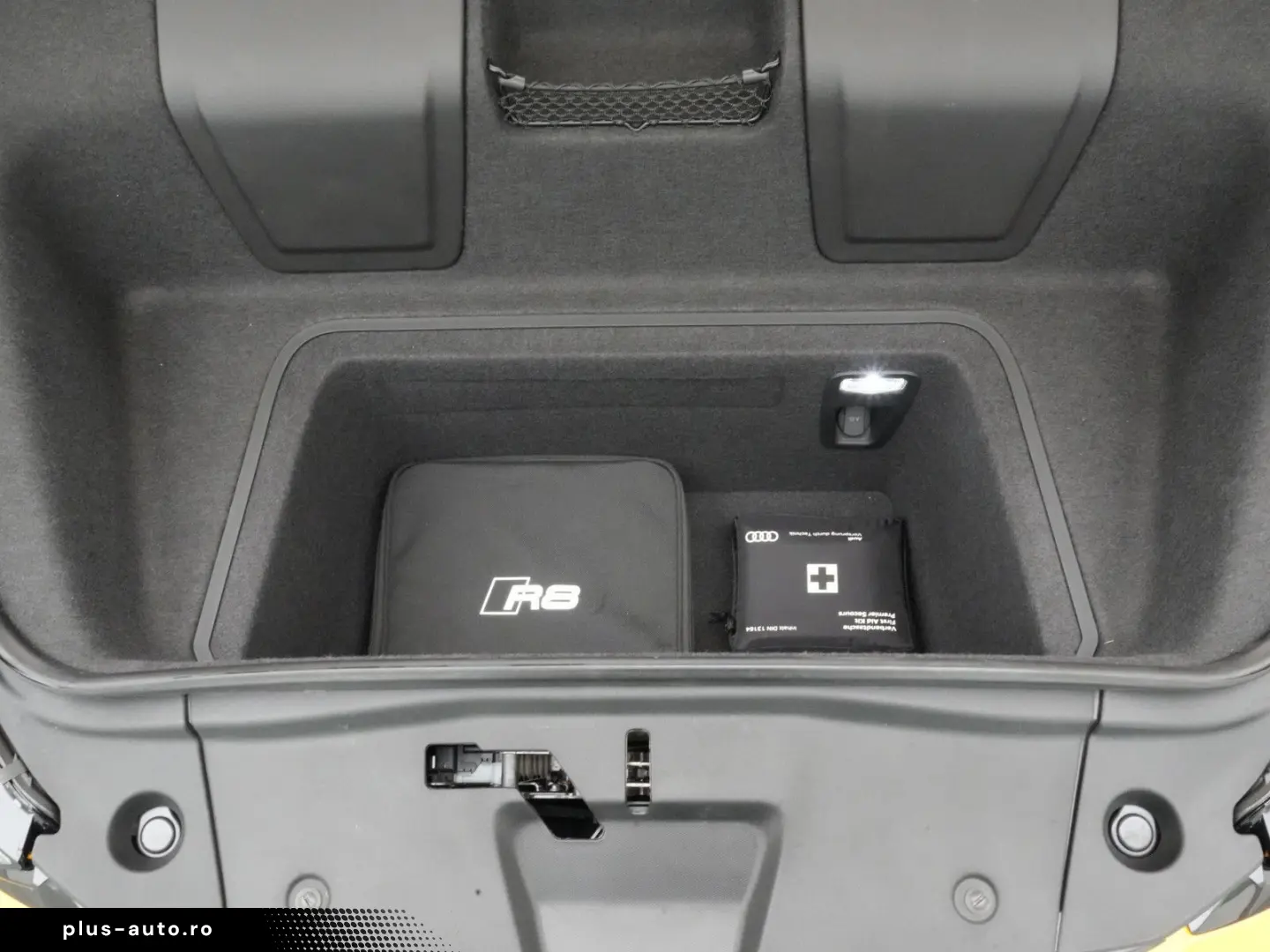 AUDI R8 Coupe performance V10 LEDER MEMORY KAM SHZ