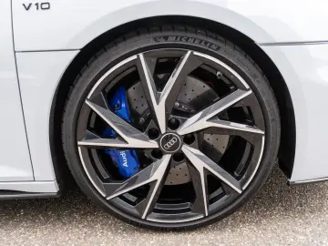 AUDI R8 Coupe V10 performance quattro KERAMIK B&O RFK