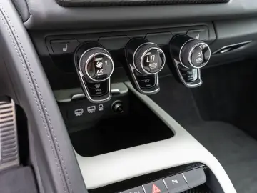 AUDI R8 Coupe V10 performance quattro KERAMIK B&O RFK