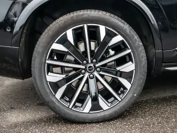 VOLVO XC90 T8 Plug-In Hybrid AWD Ultra Dark 7-Sitzer M