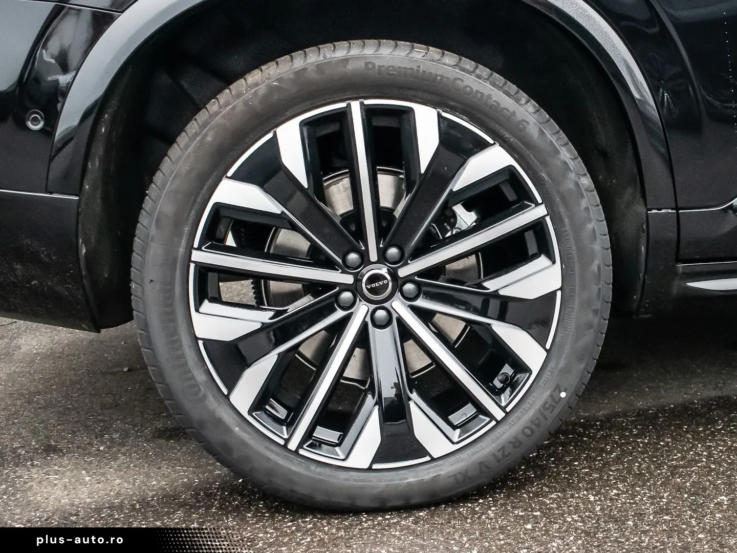 VOLVO XC90 T8 Plug-In Hybrid AWD Ultra Dark 7-Sitzer M