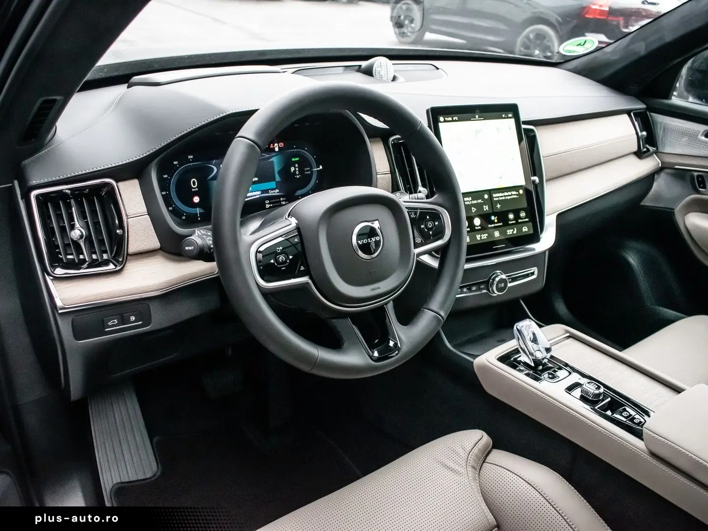VOLVO XC90 T8 Plug-In Hybrid AWD Ultra Dark 7-Sitzer M