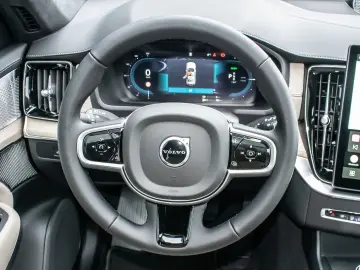 VOLVO XC90 T8 Plug-In Hybrid AWD Ultra Dark 7-Sitzer M