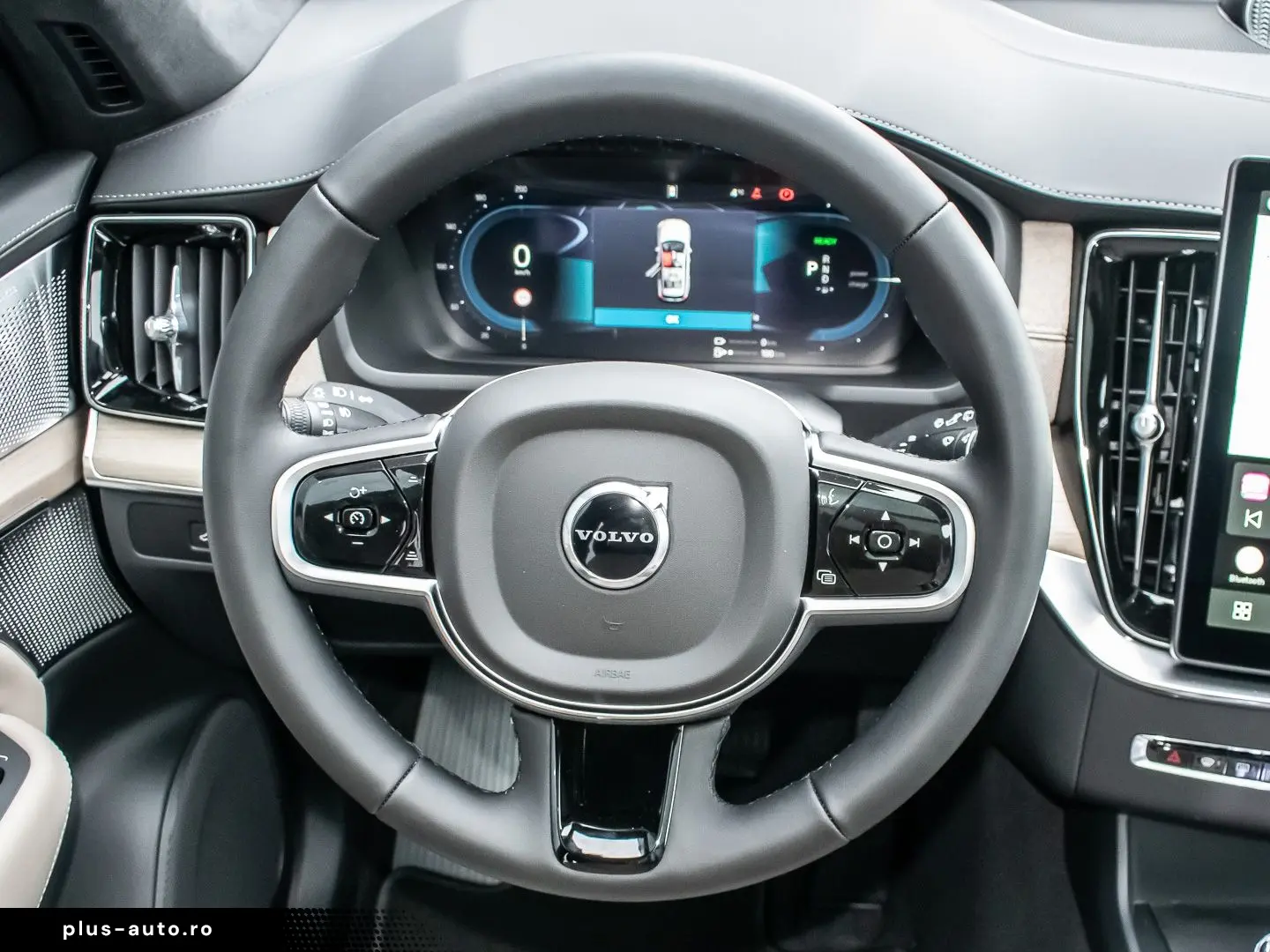 VOLVO XC90 T8 Plug-In Hybrid AWD Ultra Dark 7-Sitzer M