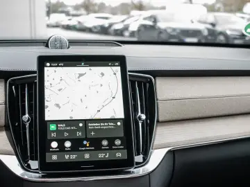 VOLVO XC90 T8 Plug-In Hybrid AWD Ultra Dark 7-Sitzer M