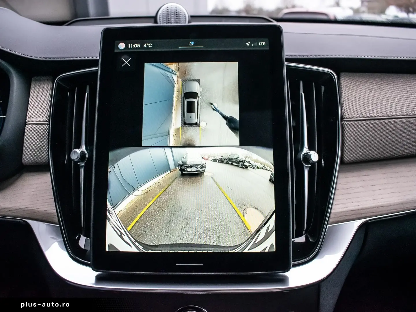 VOLVO XC90 T8 Plug-In Hybrid AWD Ultra Dark 7-Sitzer M