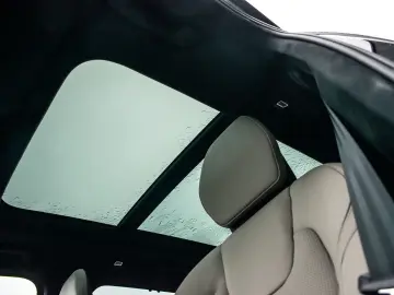 VOLVO XC90 T8 Plug-In Hybrid AWD Ultra Dark 7-Sitzer M