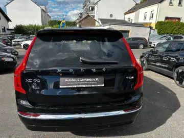 VOLVO XC90 T8 AWD Ultra 7Sitzer Pano Luft AHK HUD 22…