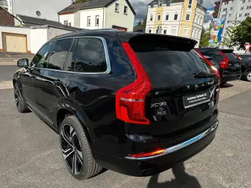 VOLVO XC90 T8 AWD Ultra 7Sitzer Pano Luft AHK HUD 22…