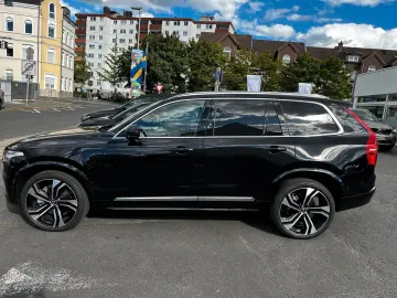 VOLVO XC90 T8 AWD Ultra 7Sitzer Pano Luft AHK HUD 22…