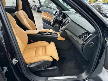 VOLVO XC90 T8 AWD Ultra 7Sitzer Pano Luft AHK HUD 22…