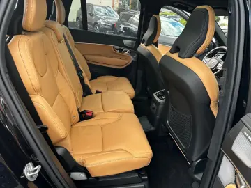 VOLVO XC90 T8 AWD Ultra 7Sitzer Pano Luft AHK HUD 22…