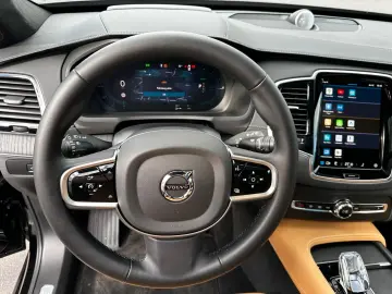VOLVO XC90 T8 AWD Ultra 7Sitzer Pano Luft AHK HUD 22…